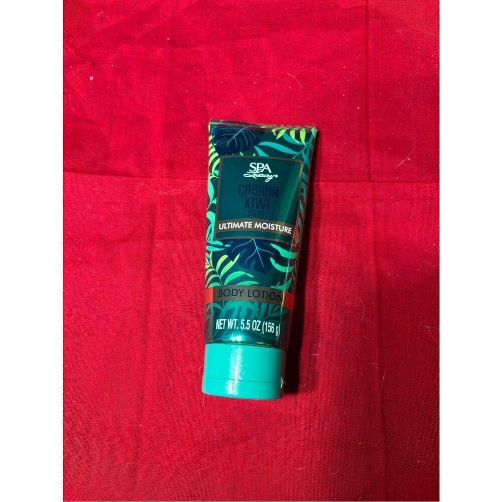 New Spa Luxury Cabana Kiwi Ultimate Moisture Body Lotion - Teal & Dark Green